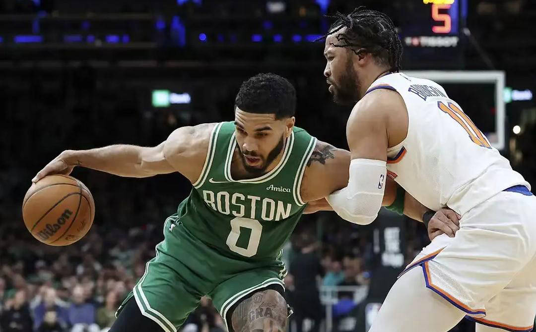 游戏模拟器下载包含塔图姆在皇家马德里比赛中战术调整，持续失利引发热议！的词条