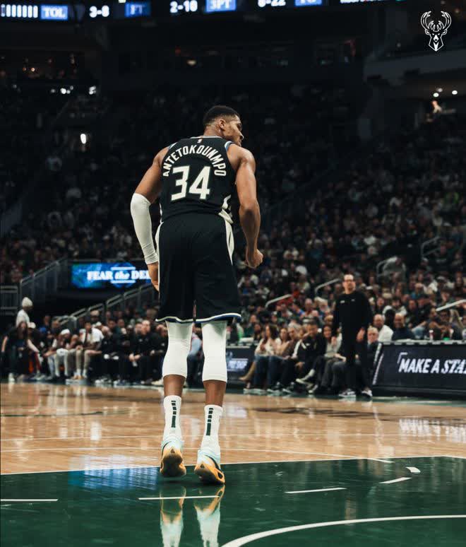 游戏模拟器下载包含塔图姆关键节点势不可挡，雄鹿带队取胜！的词条