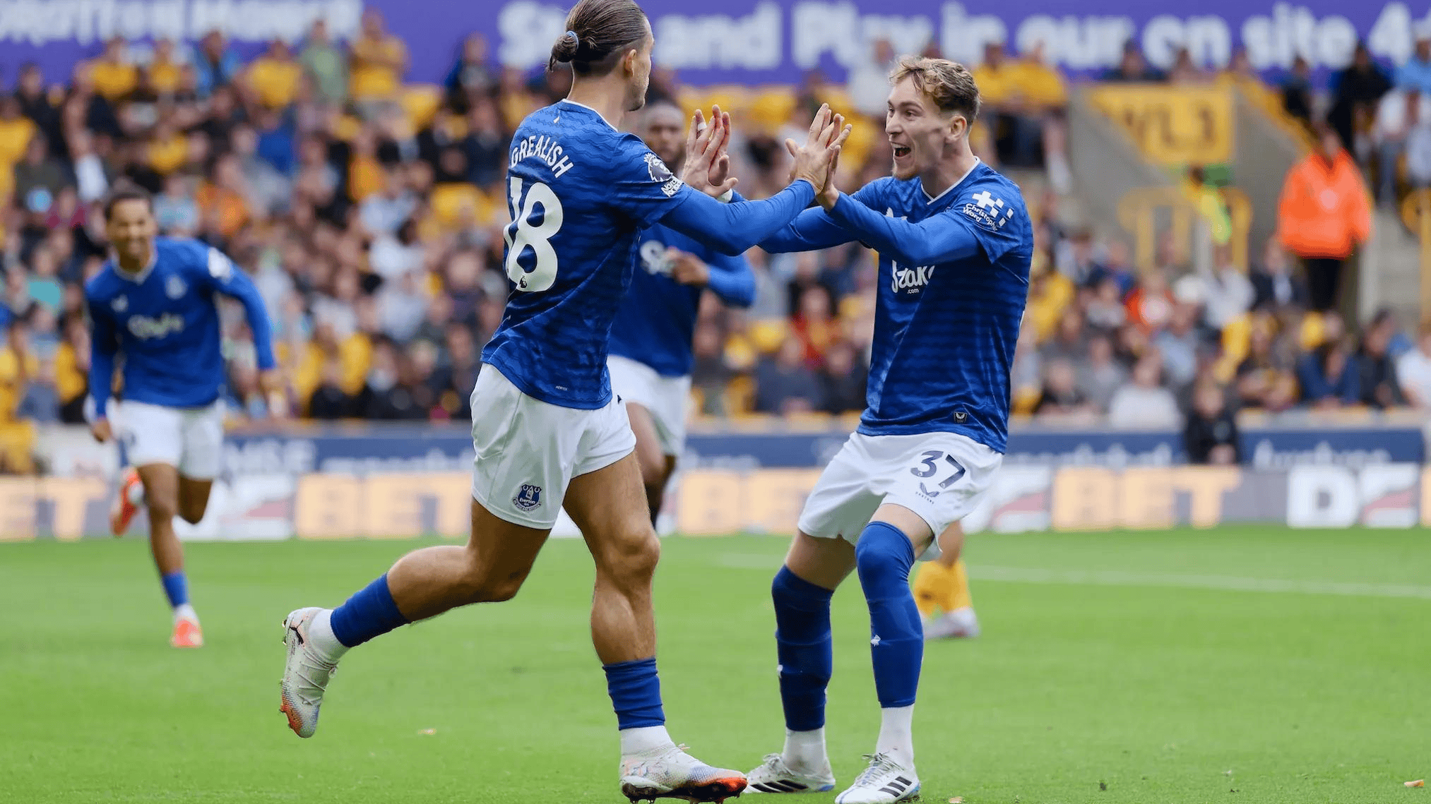 APP下载里程碑夜阿斯顿维拉回应争议，英超冲刺阶段刷纪录，球迷炸锅，资深球员宣示担当的简单介绍